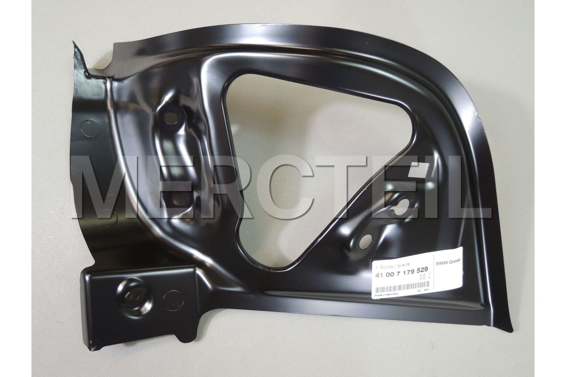 Buy the spare part BMW 41007179529 rear lights