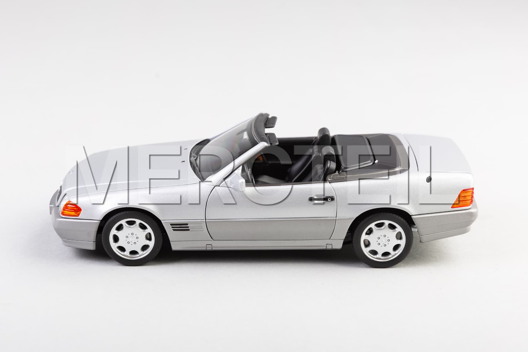500SL R129 (1989-1995) 1:18 Modellauto Original Mercedes Benz Classic Collection (Teilenummer: B66040656)