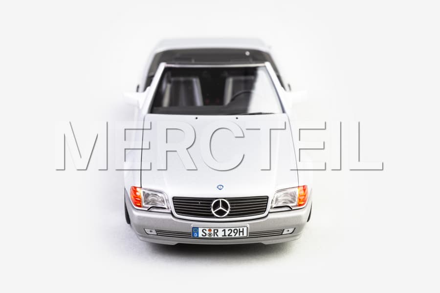 500SL 1:18 Model Car (1989-1995) R129 Genuine Mercedes Benz Classic Collection B66040656 preview 0