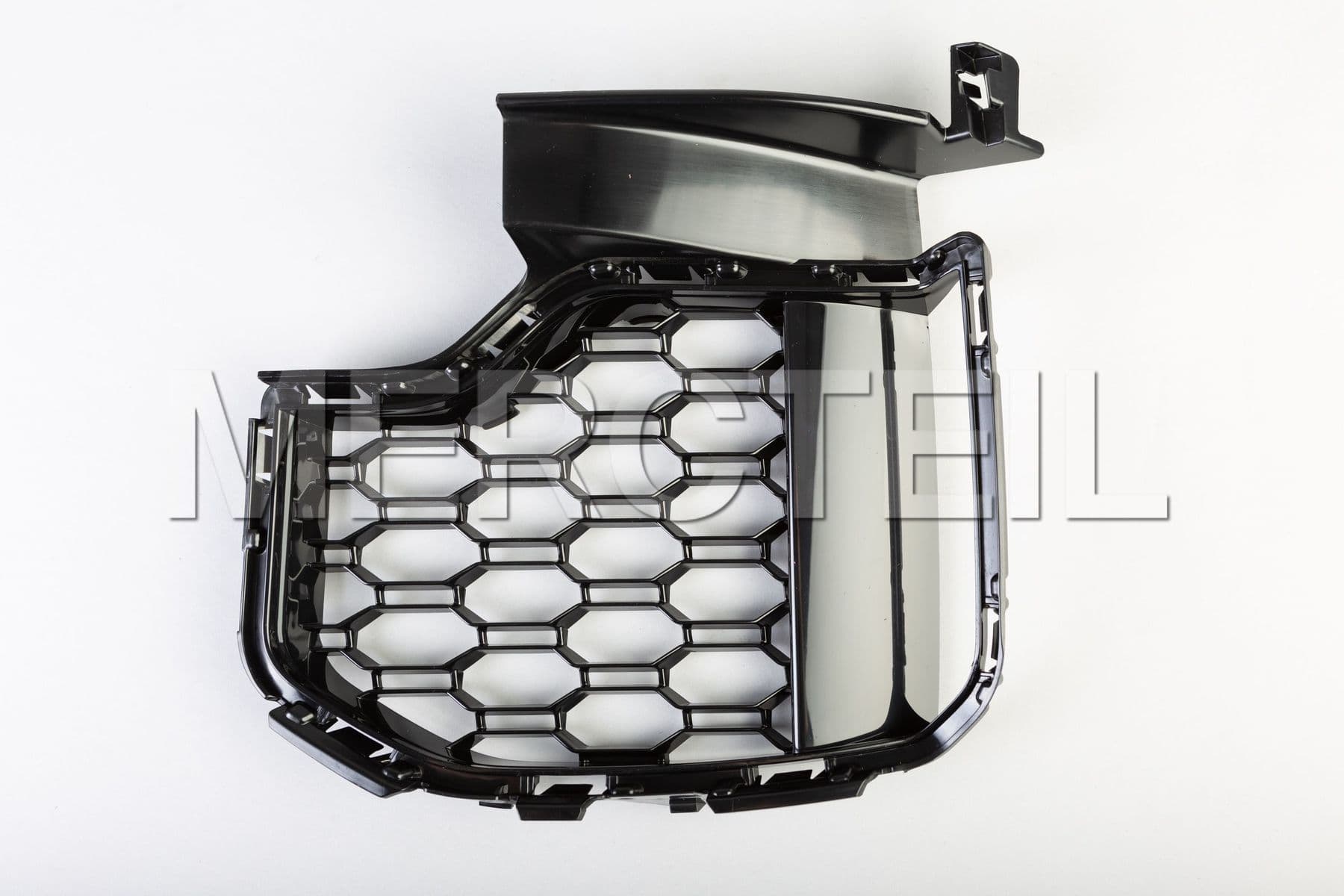 Buy the spare part BMW 51118069209 grill side