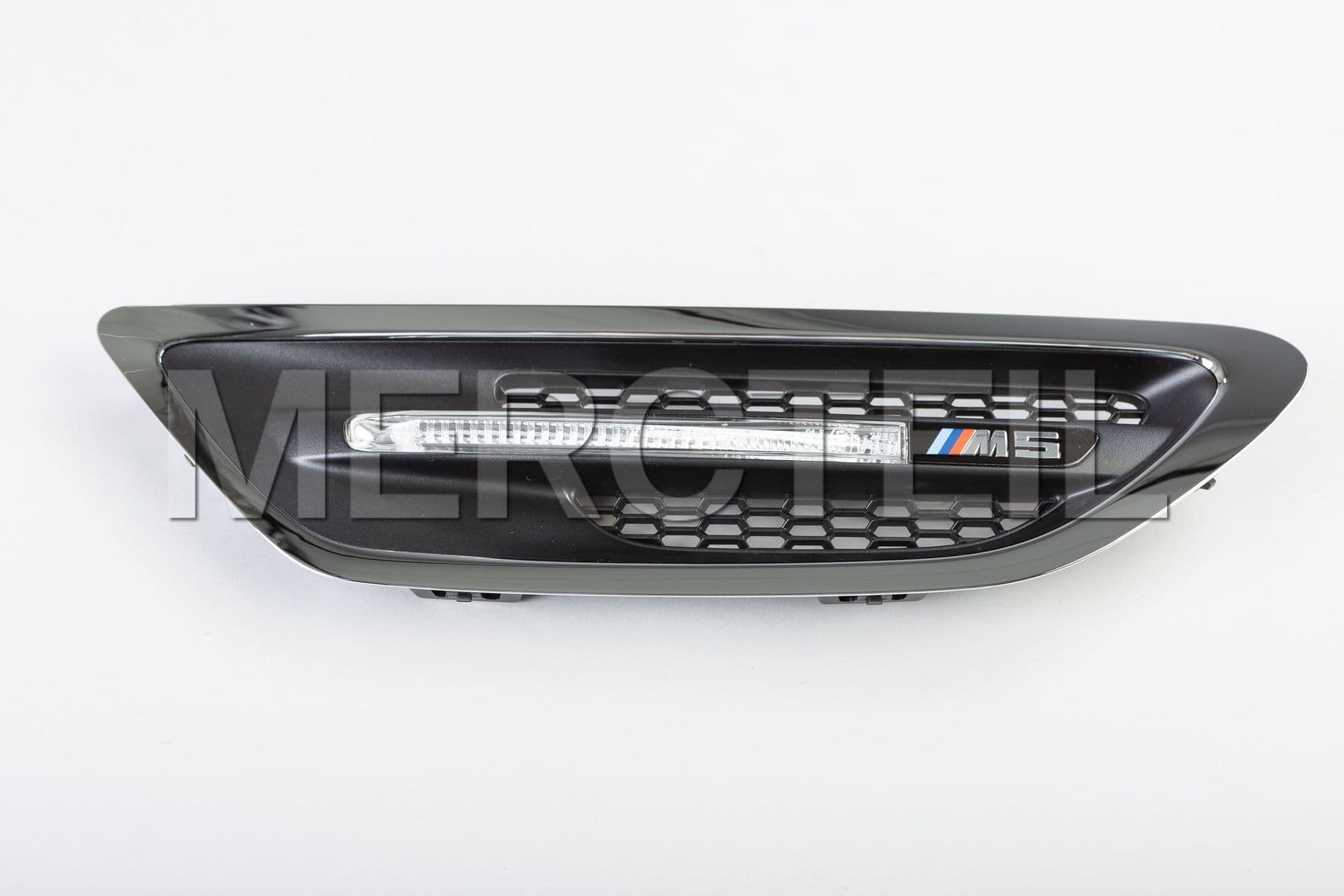 51134805798 BMW GRILLE SIDE PANEL RIGHT