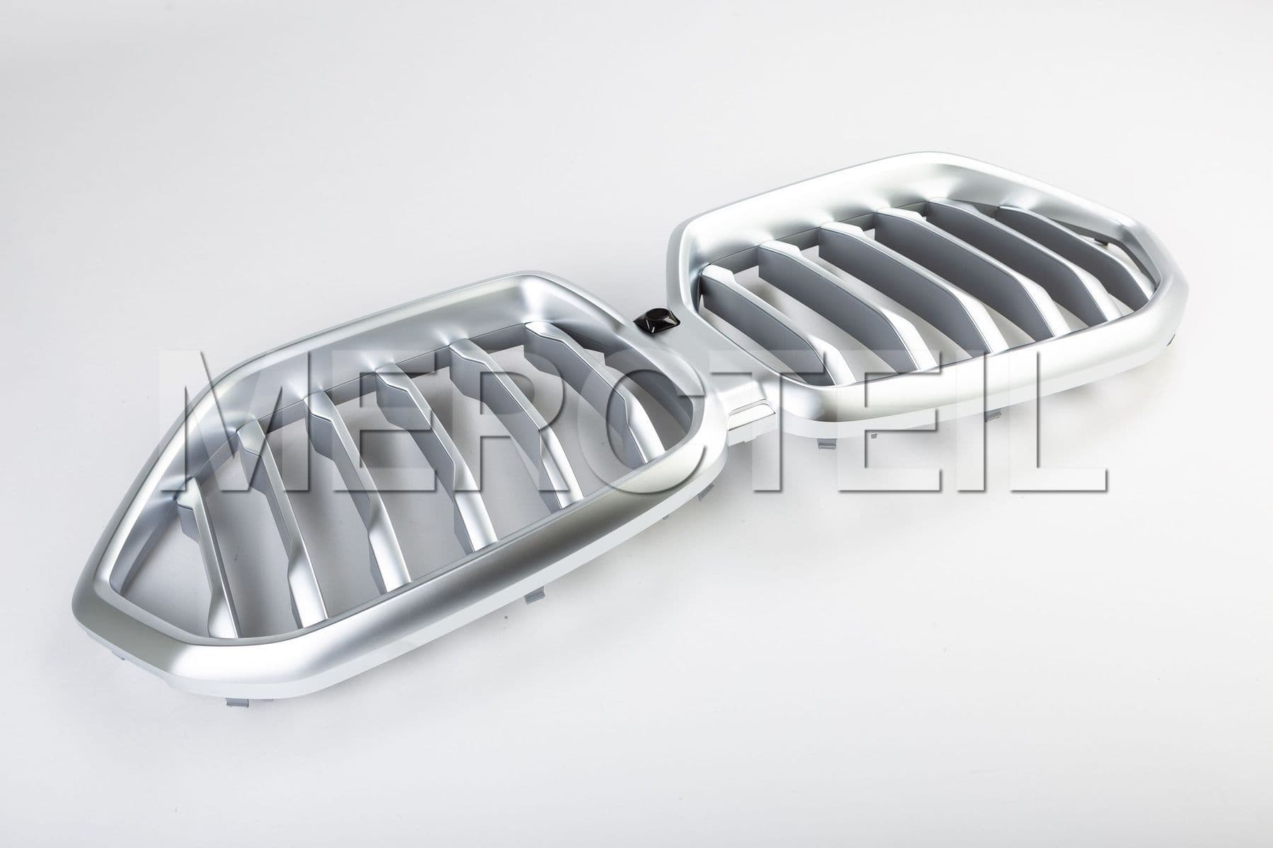 51138494884 BMW Grill front