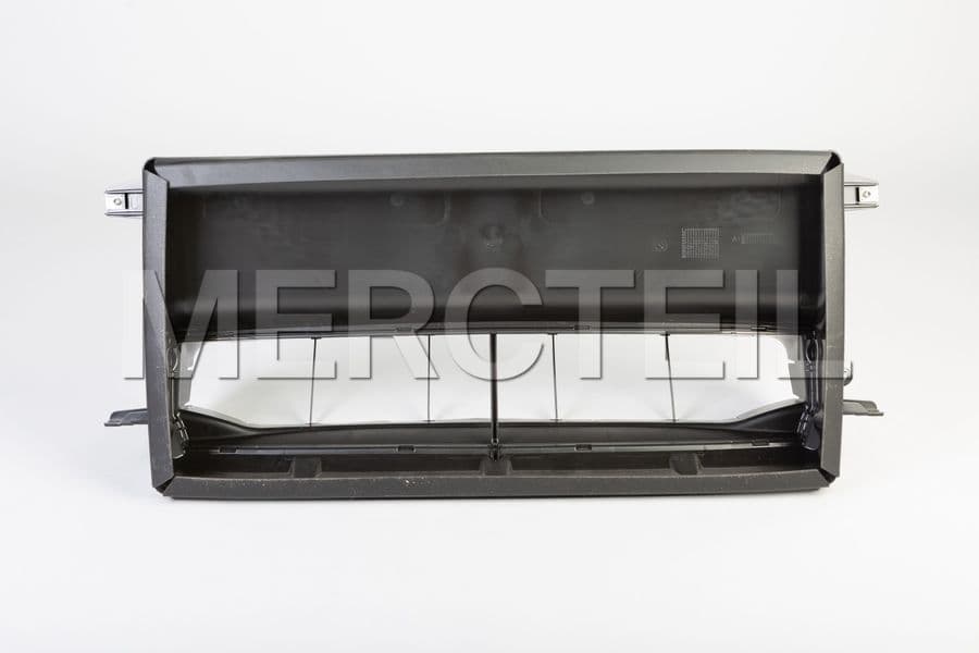 Buy the spare part BMW 51747296811 air duct