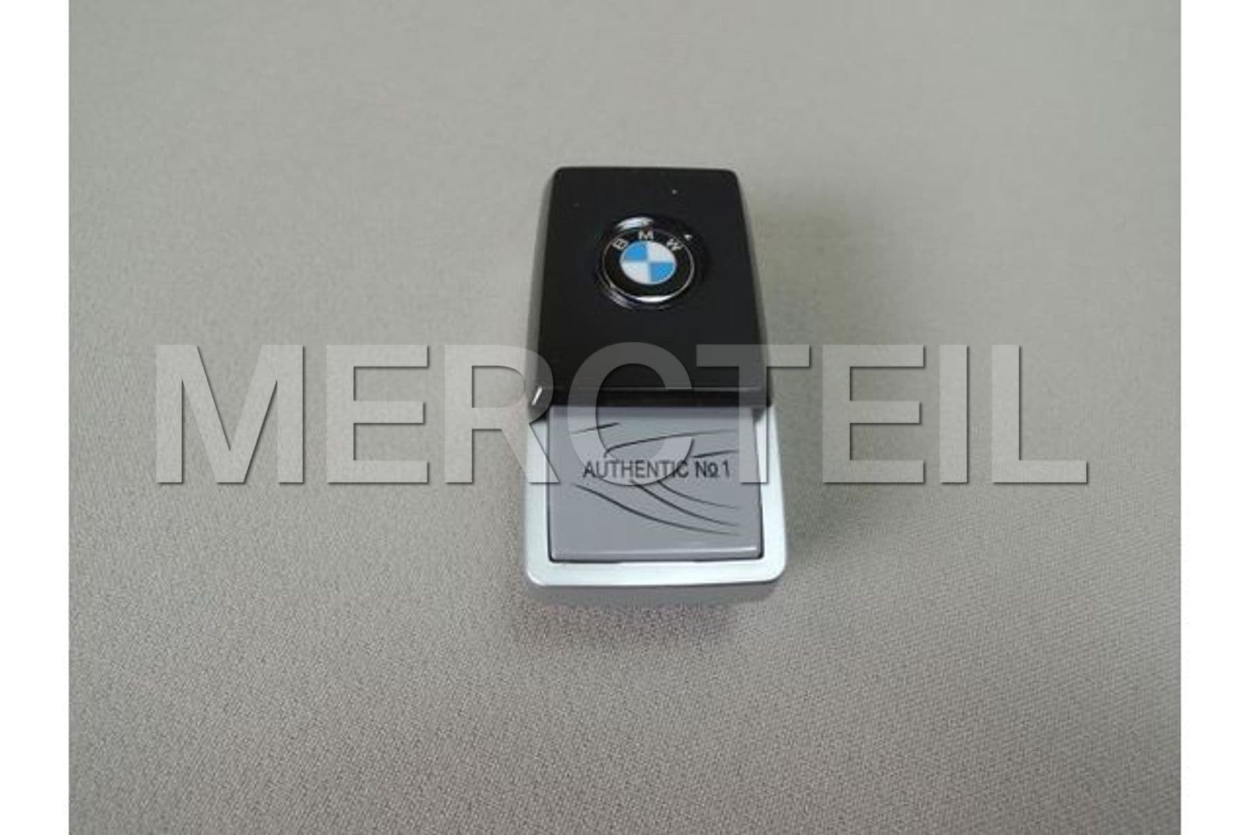 64119382621 BMW Authentic Suite No. 1