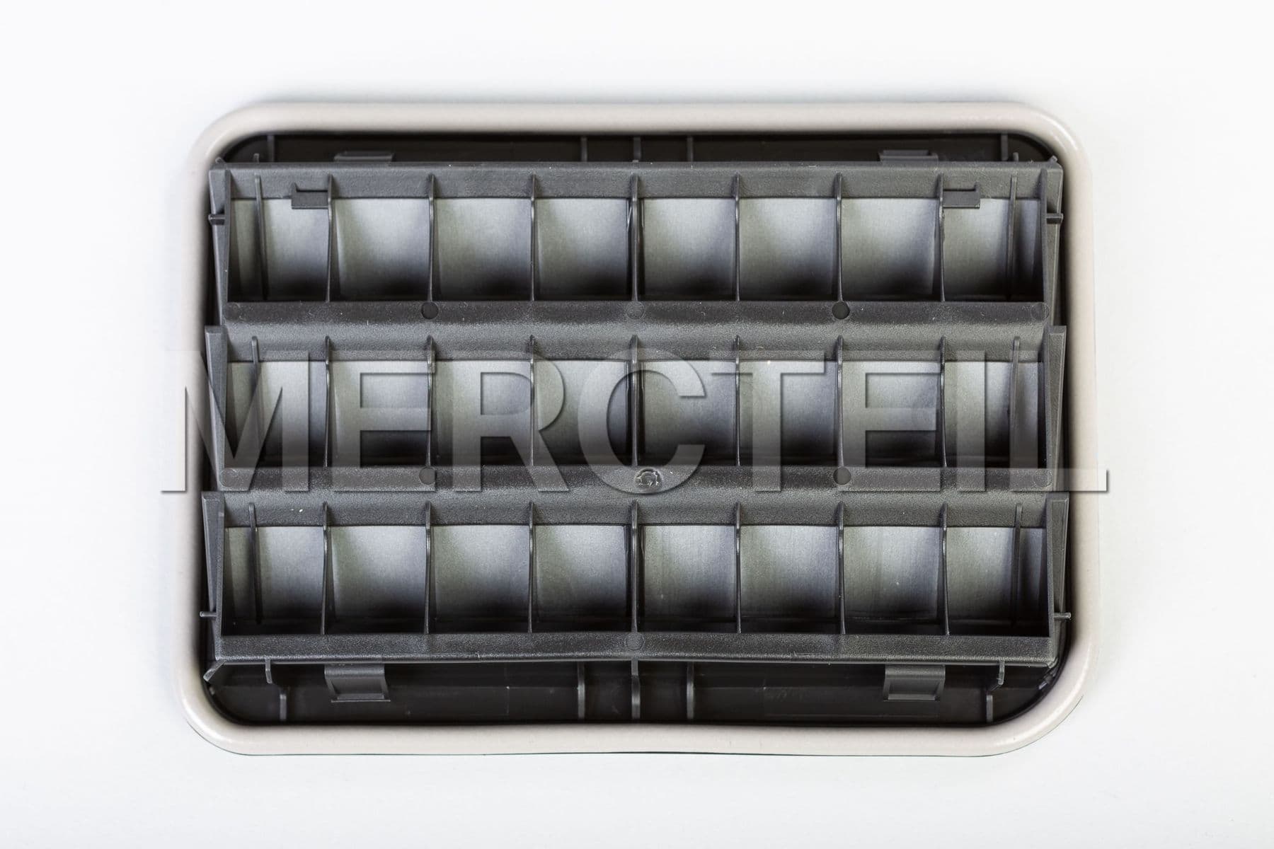 64229176945 BMW Rear ventila