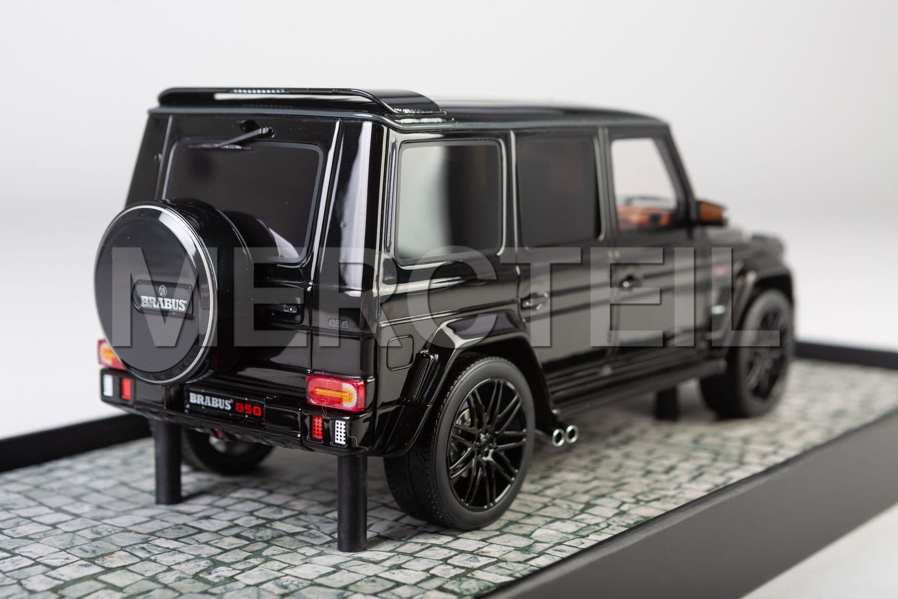 908-463-05 BRABUS MODEL CAR BRABUS 850 G63 1:43 BLACK