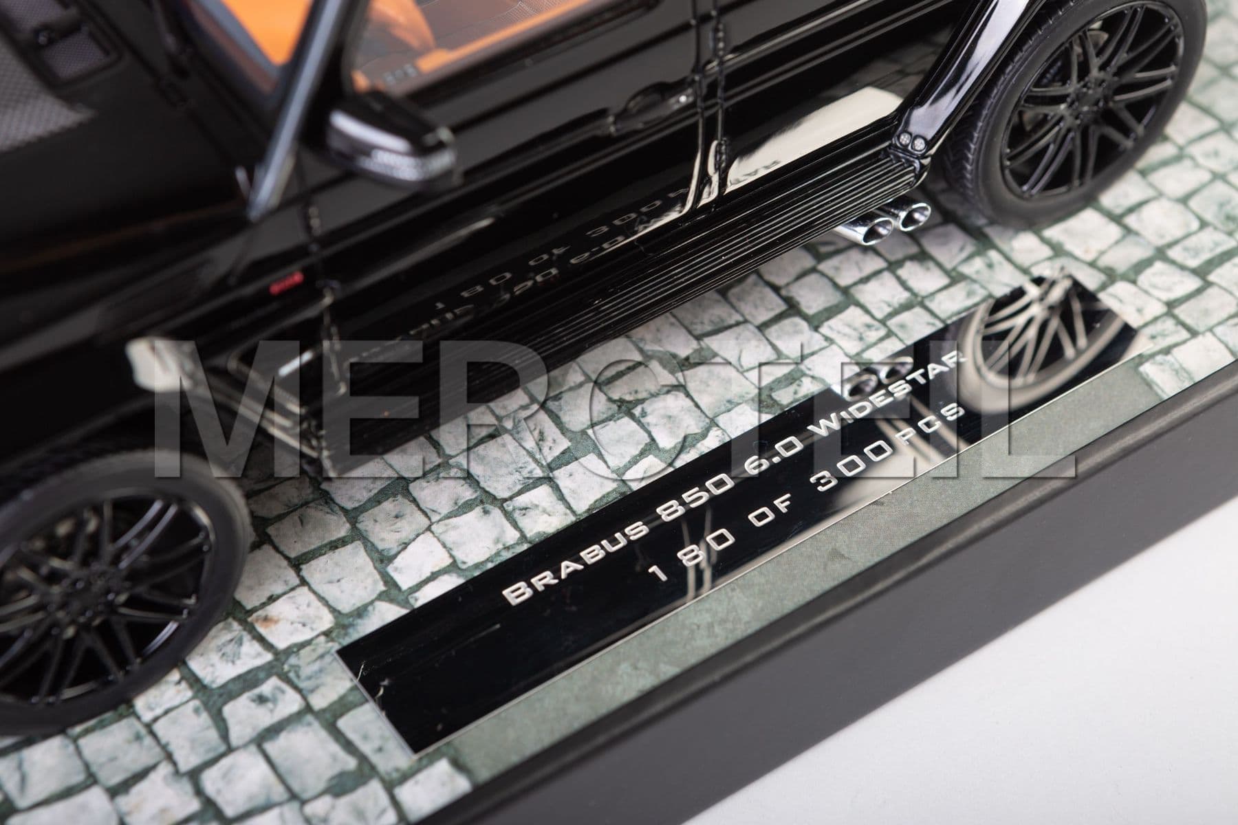 908-463-05 BRABUS MODEL CAR BRABUS 850 G63 1:43 BLACK