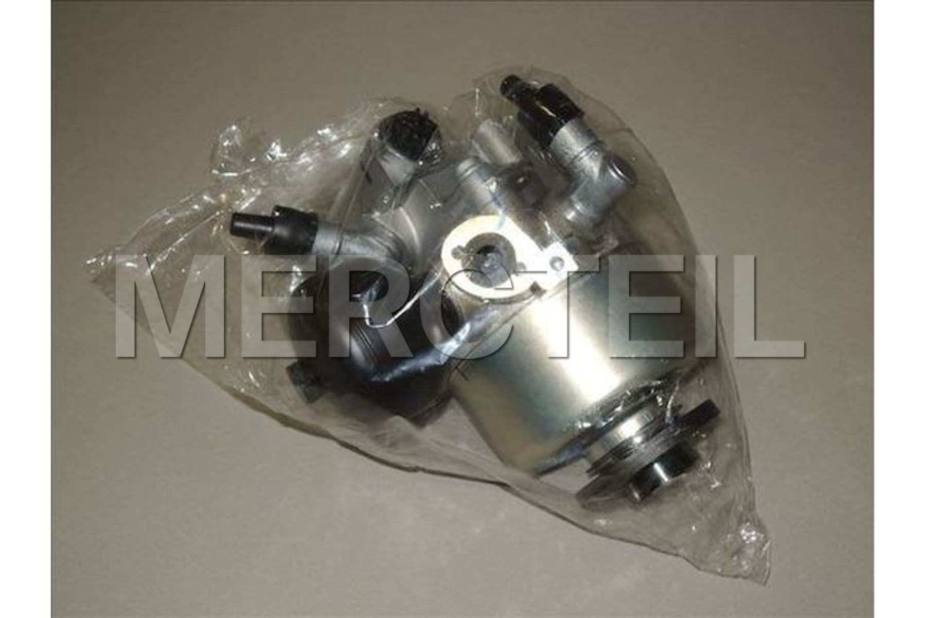 A0004660900 MERCEDES-BENZ POWER STEERING PUMP