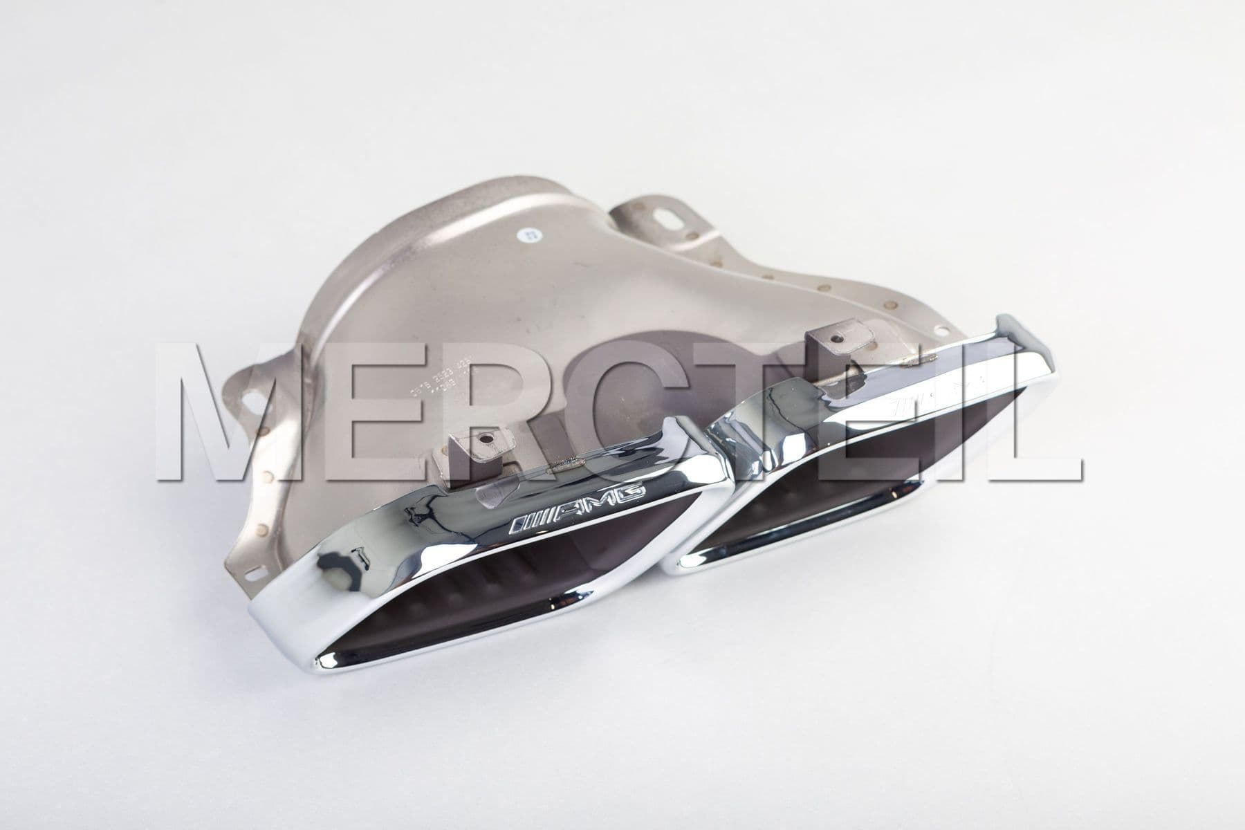 A0004901800 MERCEDES-BENZ ENDROHRBLENDE