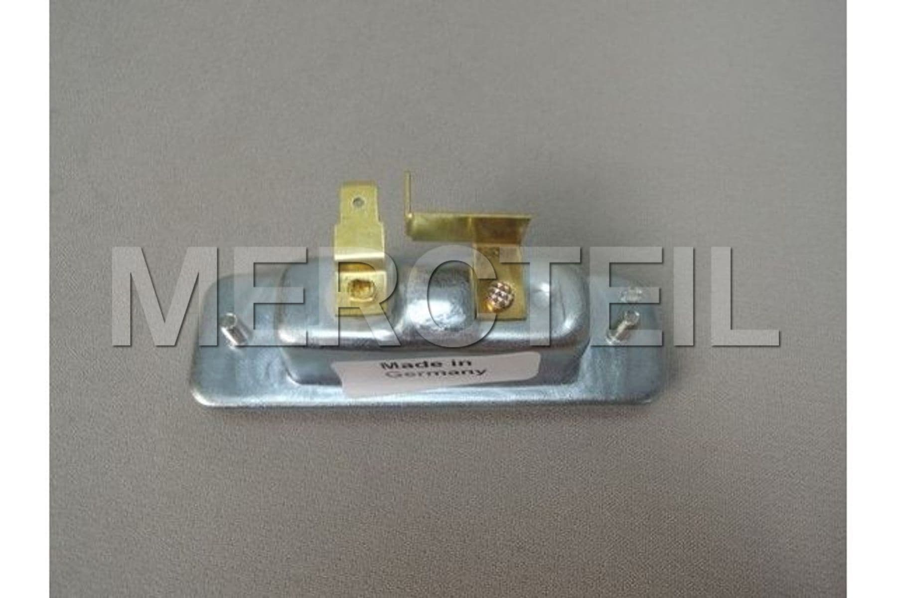 Buy the spare part Mercedes-Benz A0008201860 license plate lamp