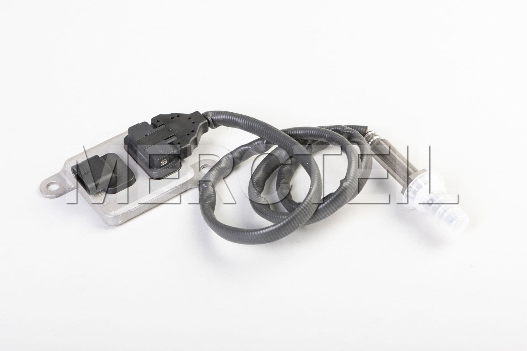 Buy the spare part Mercedes-Benz A000905861187 nox sensor