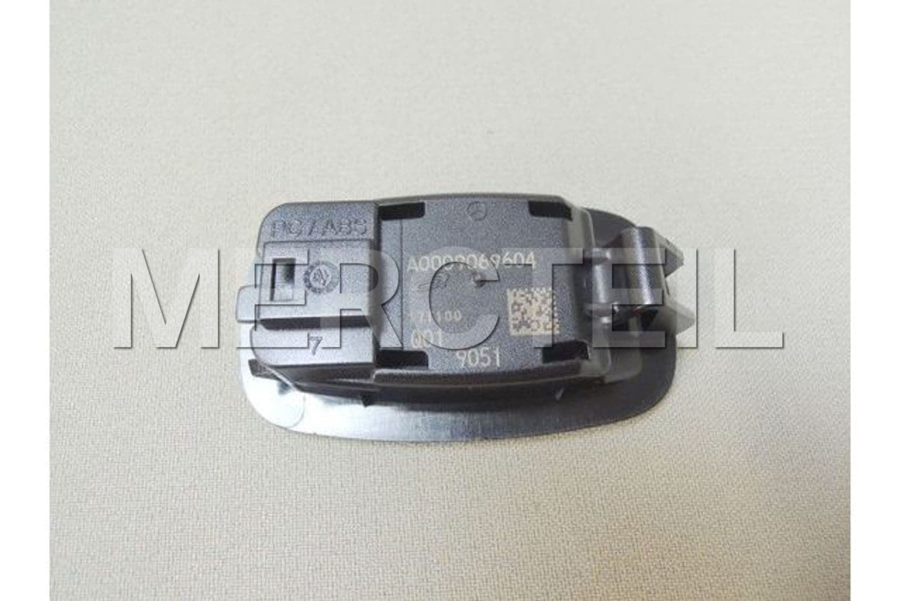 A00090696049051 MERCEDES-BENZ INTERIOR LAMP