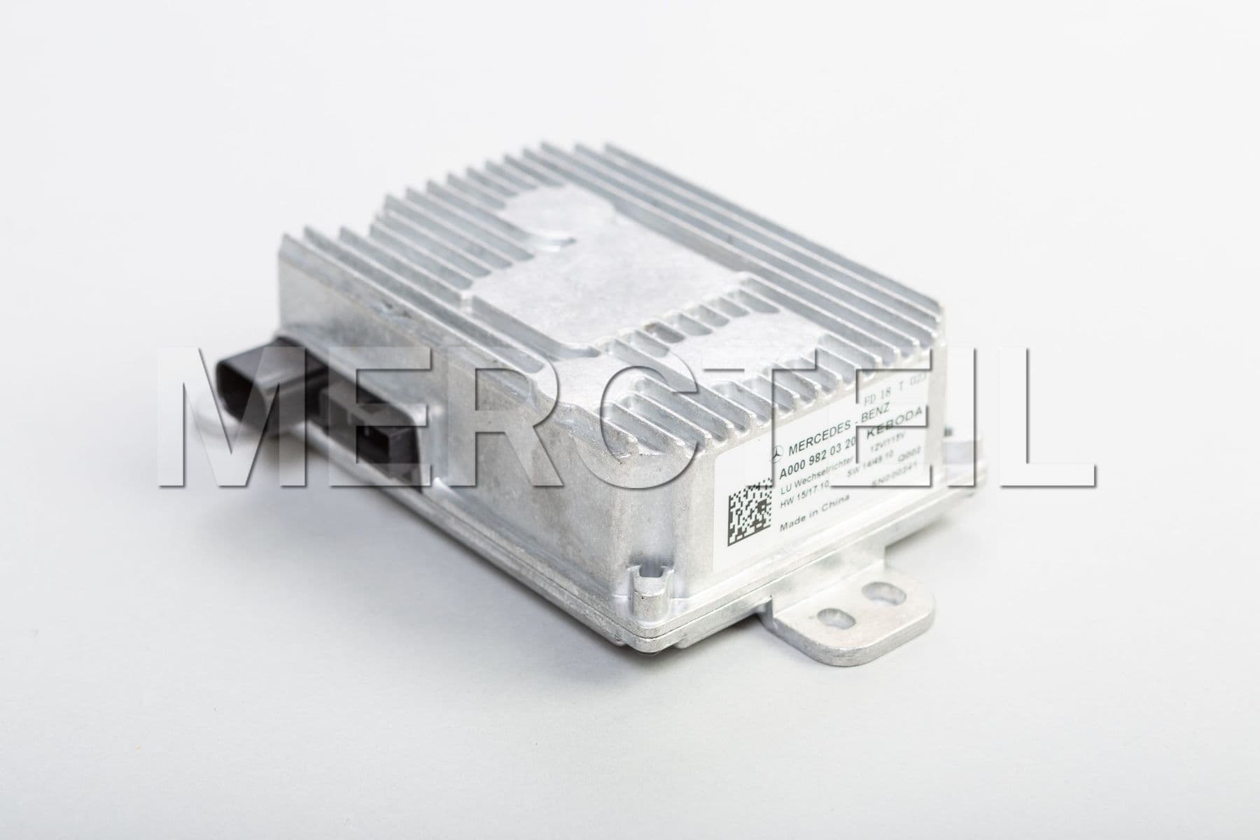 A0009820320 MERCEDES-BENZ POWER INVERTER