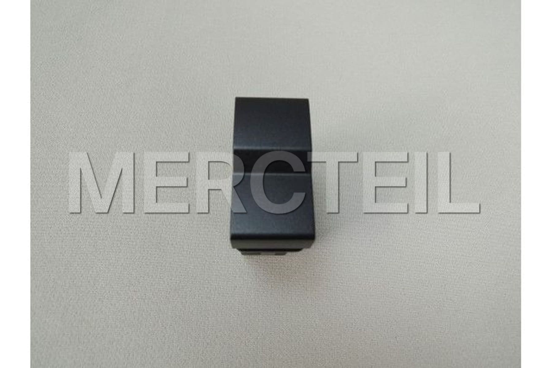 Buy the spare part Mercedes-Benz A0135456207 rocker switch 