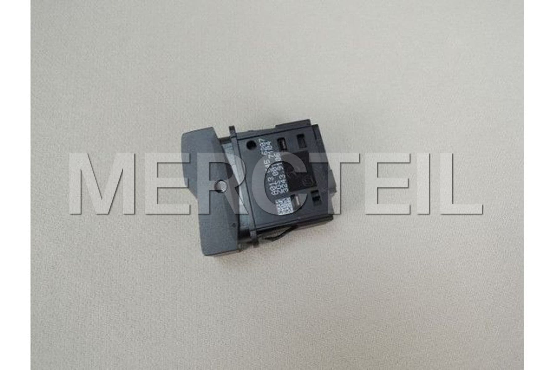 Buy the spare part Mercedes-Benz A0135456207 rocker switch 