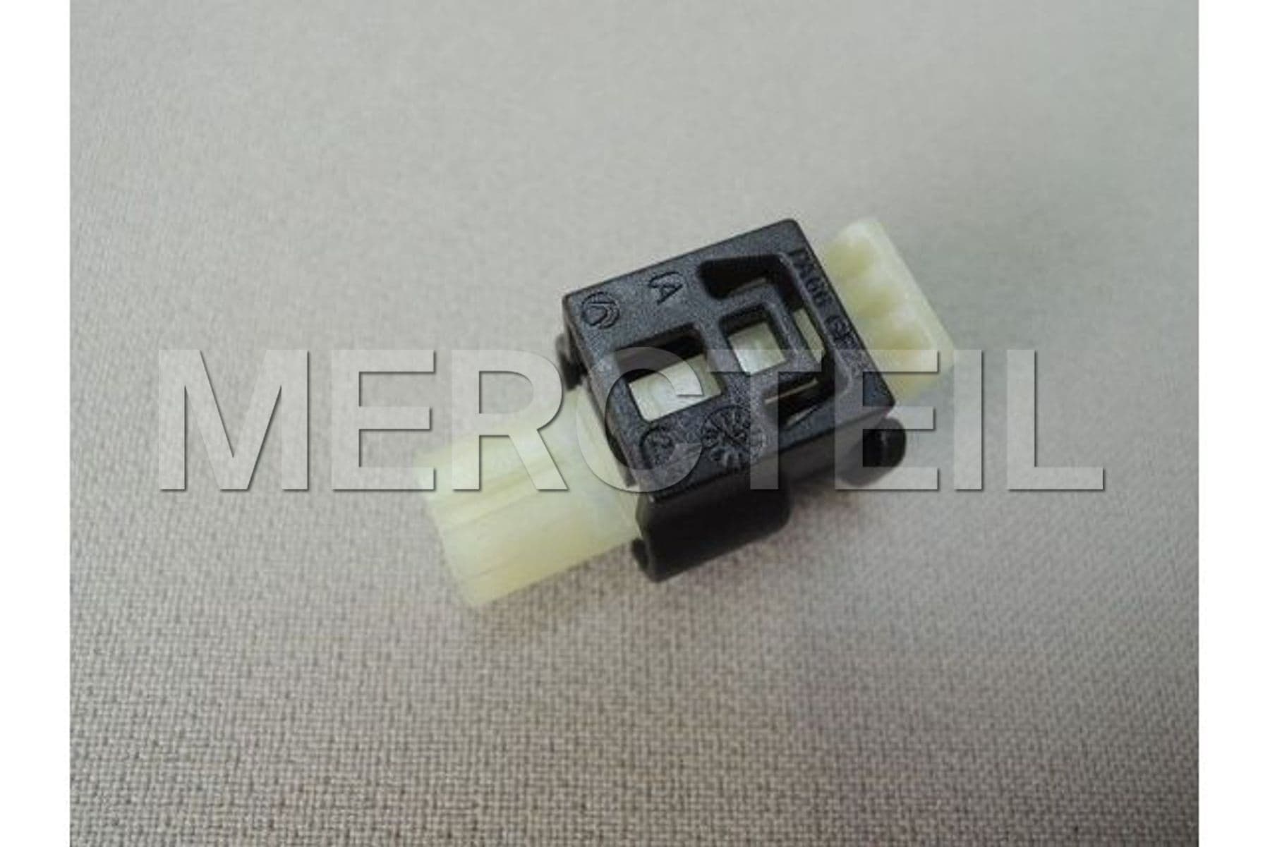 A0295451126 MERCEDES-BENZ COUPLING HOUSING