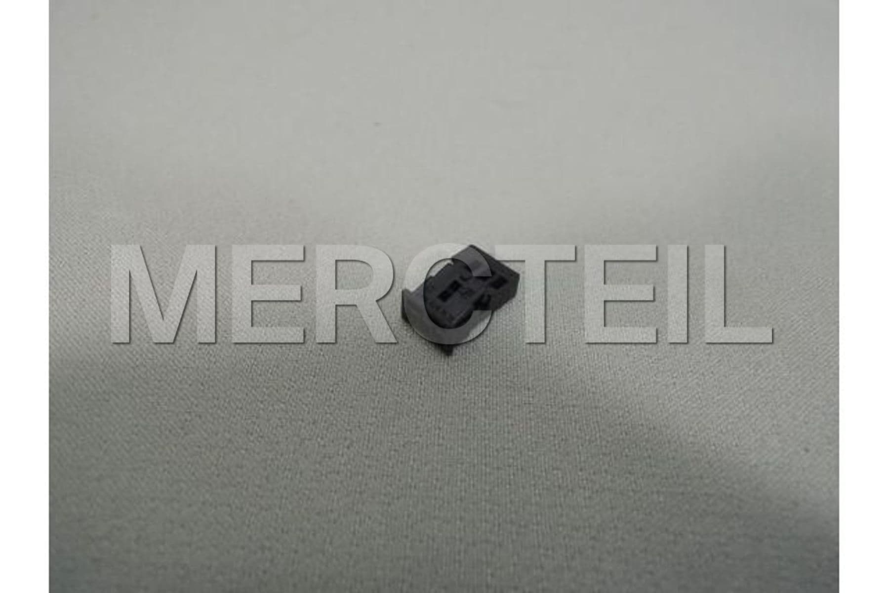 A0295455528 MERCEDES-BENZ RECEPTACLE HOUSING