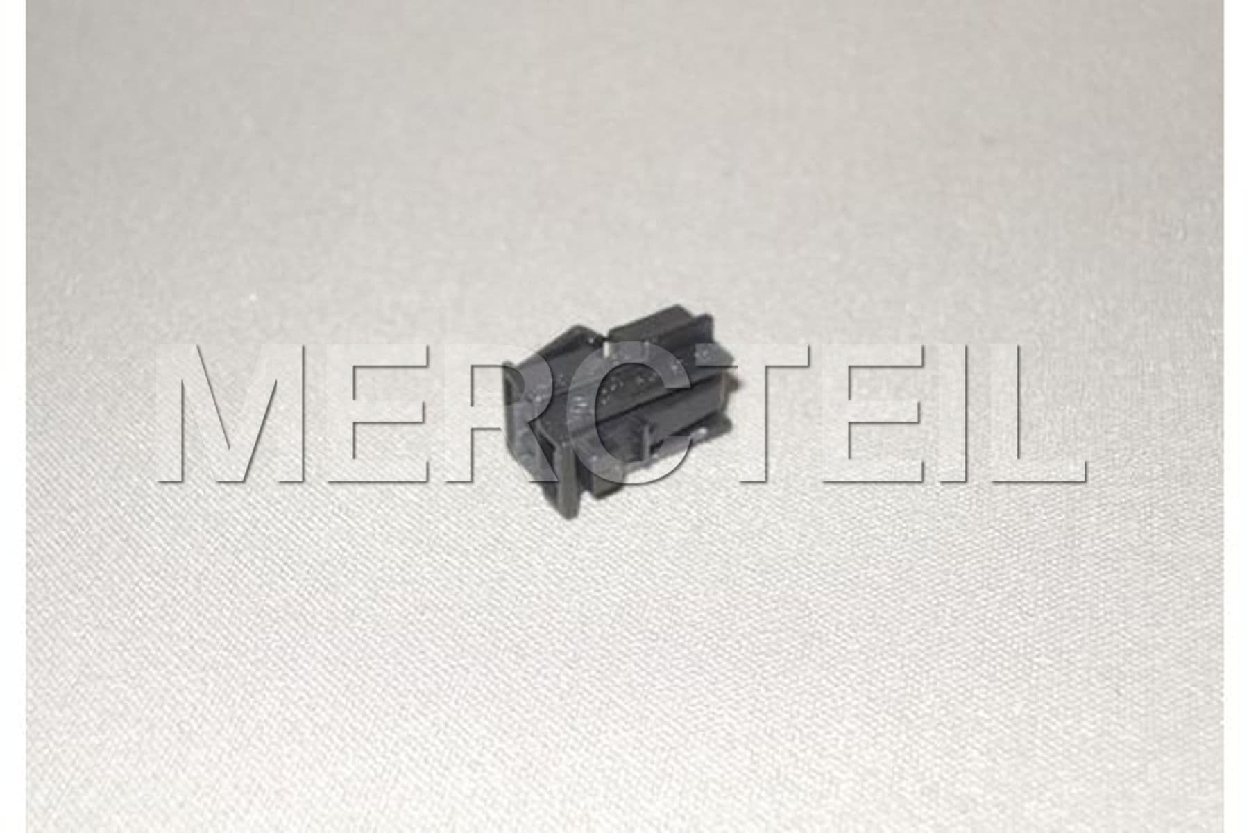 Buy the spare part Mercedes-Benz A0375456328 plug 