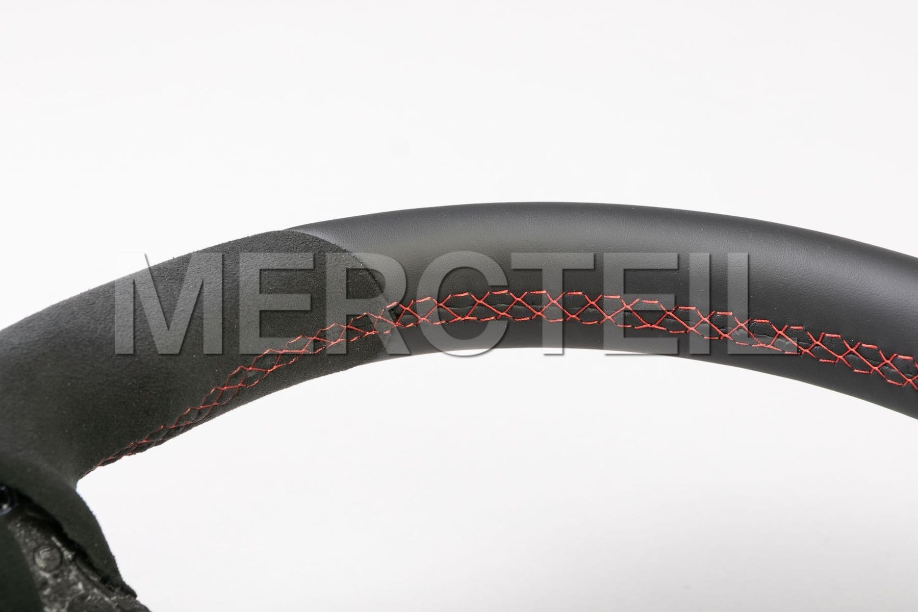 Buy the spare part Mercedes-Benz A09946058103D16 steering wheel