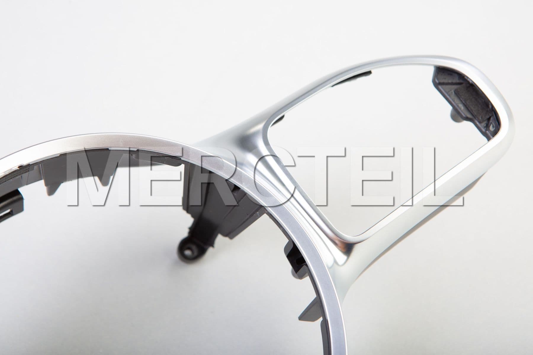 Buy the spare part Mercedes-Benz A0994643700649E38 cover steering  