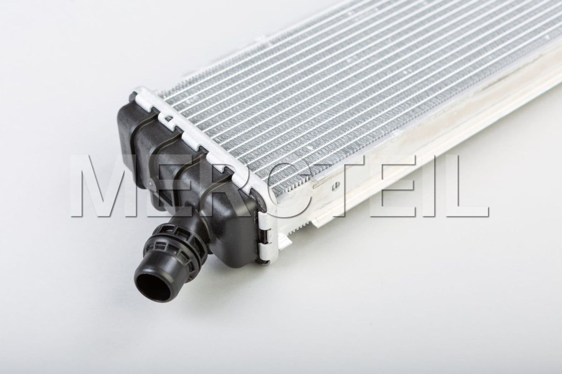 A0995004800 MERCEDES-BENZ RADIATOR