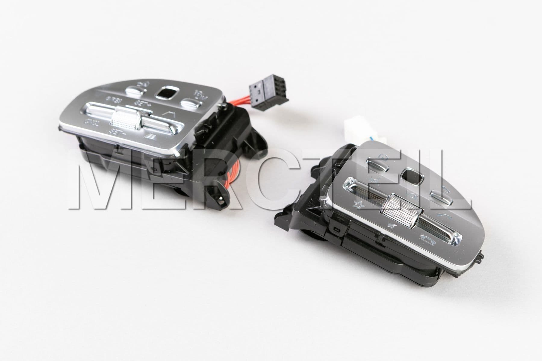 Buy the spare part Mercedes-Benz A09990507042A17 switch