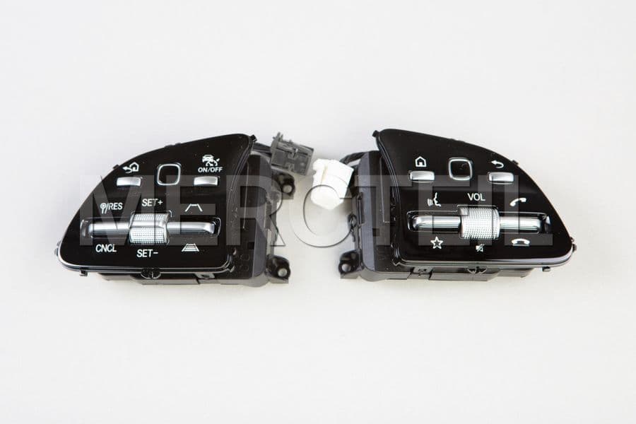 Buy the spare part Mercedes-Benz A09990564069J32 switch panel 