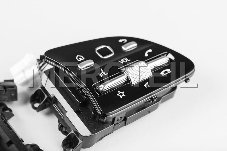 Buy the spare part Mercedes-Benz A09990589069J32 switch