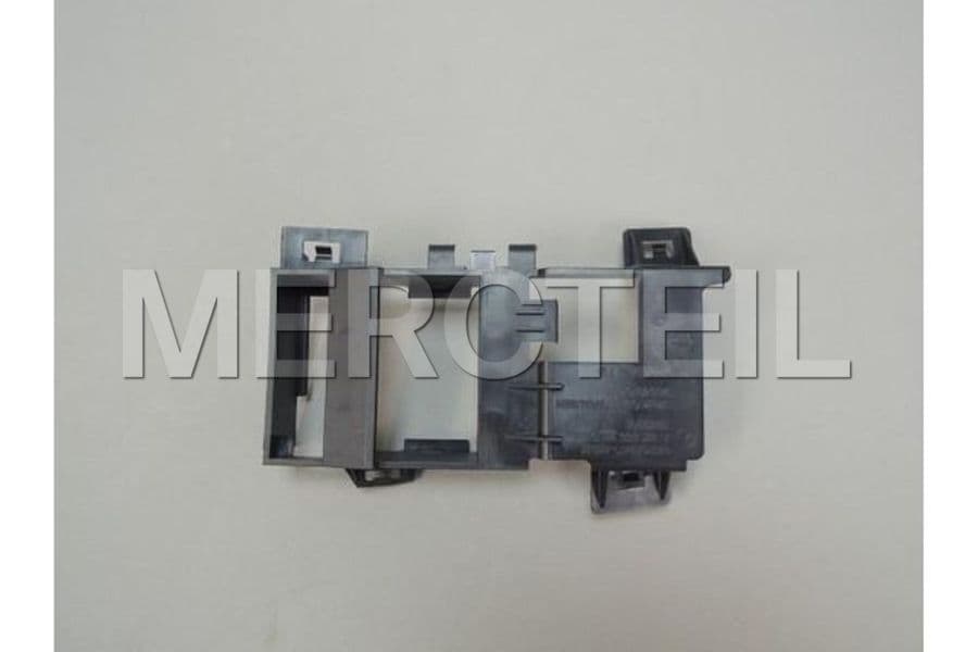 a-1178852756-mercedes-benz- 