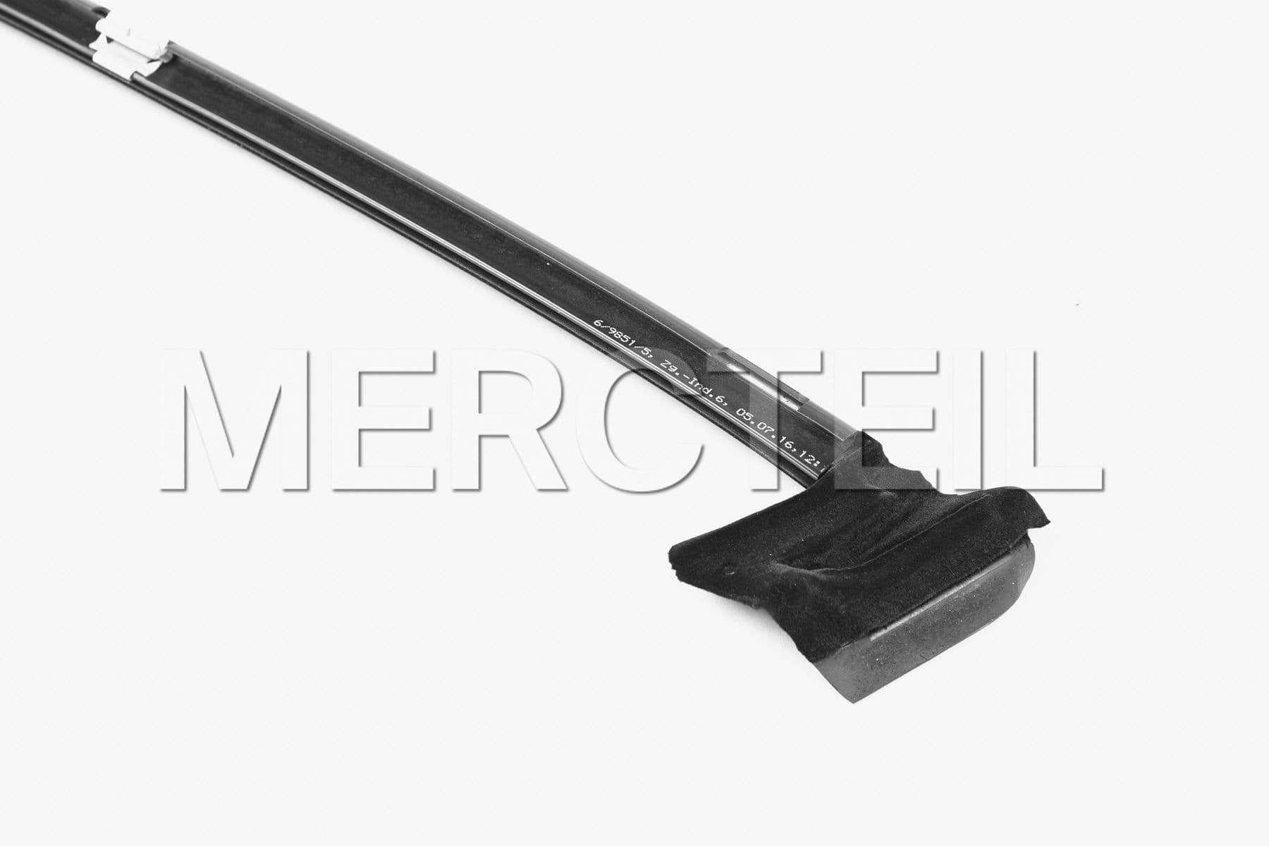 Buy the spare part Mercedes-Benz A1246700638 railrear windowmetal