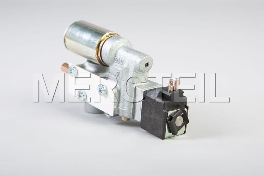 Buy the spare part Mercedes-Benz A1293200058 valve