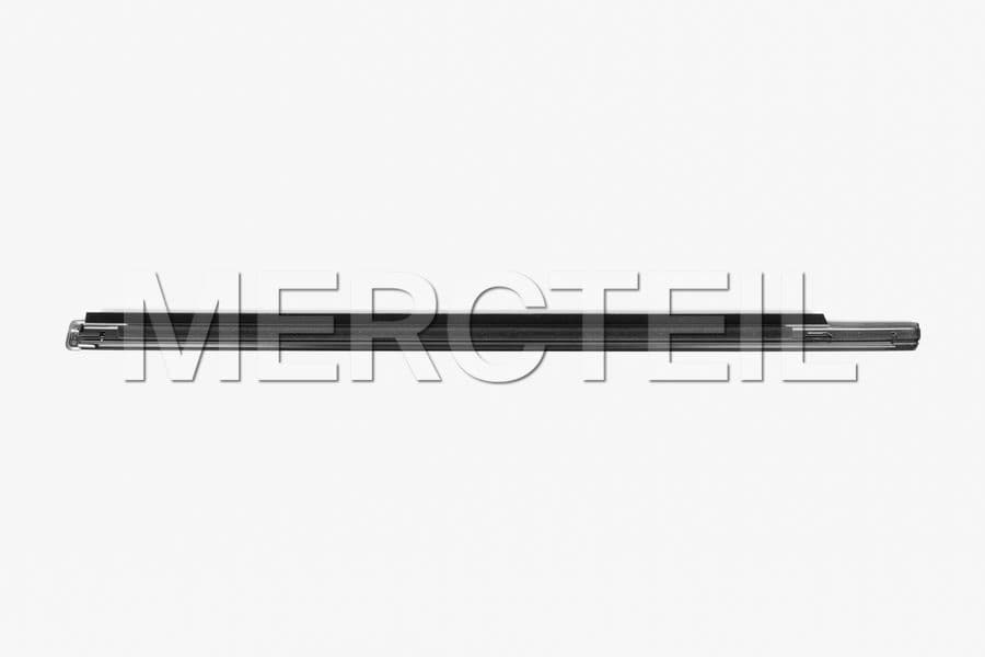 Buy the spare part Mercedes-Benz A1646904880 garnish moulding