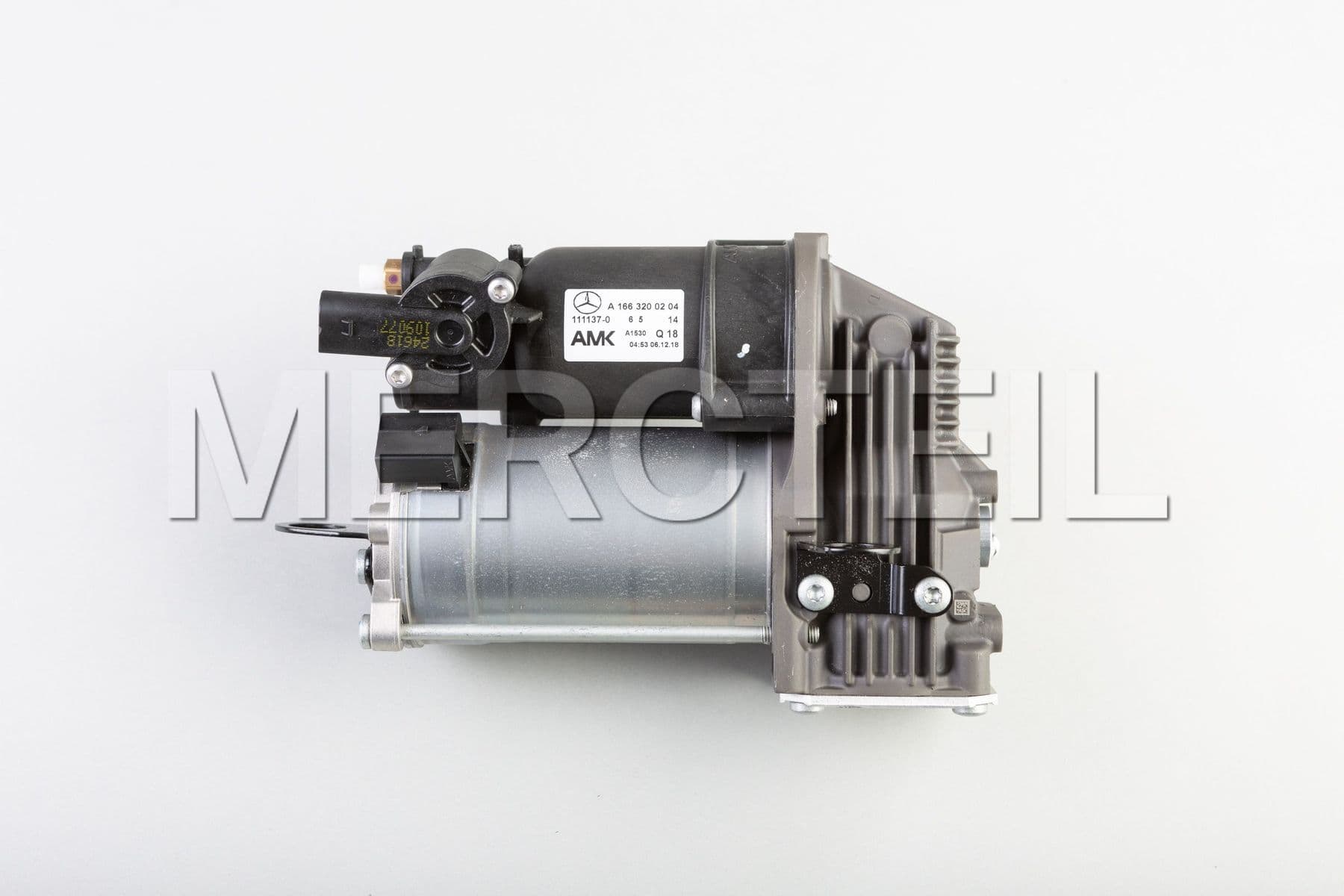 Buy the spare part Mercedes-Benz A1663200104 compressor unit
