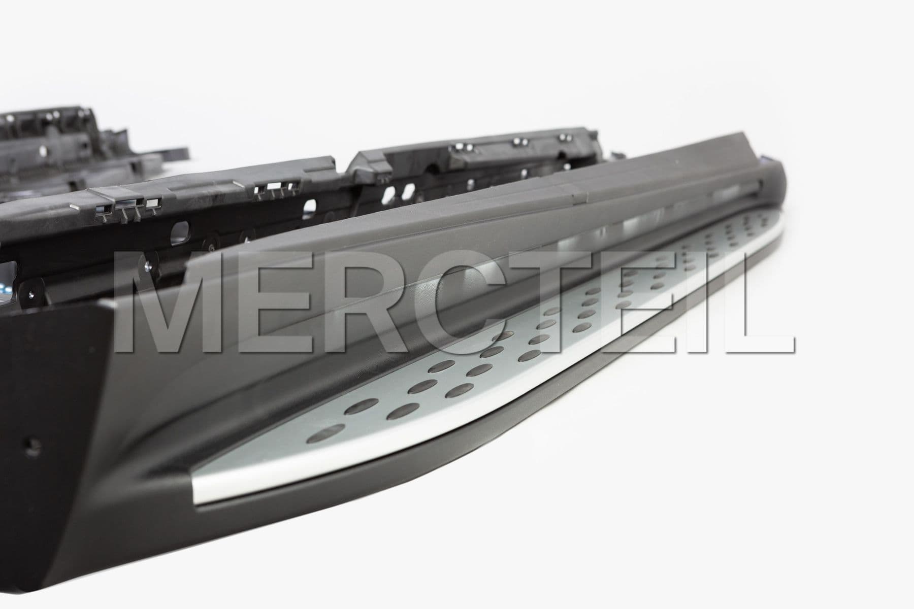 A1665200231 MERCEDES-BENZ TS RUNNING BOARD