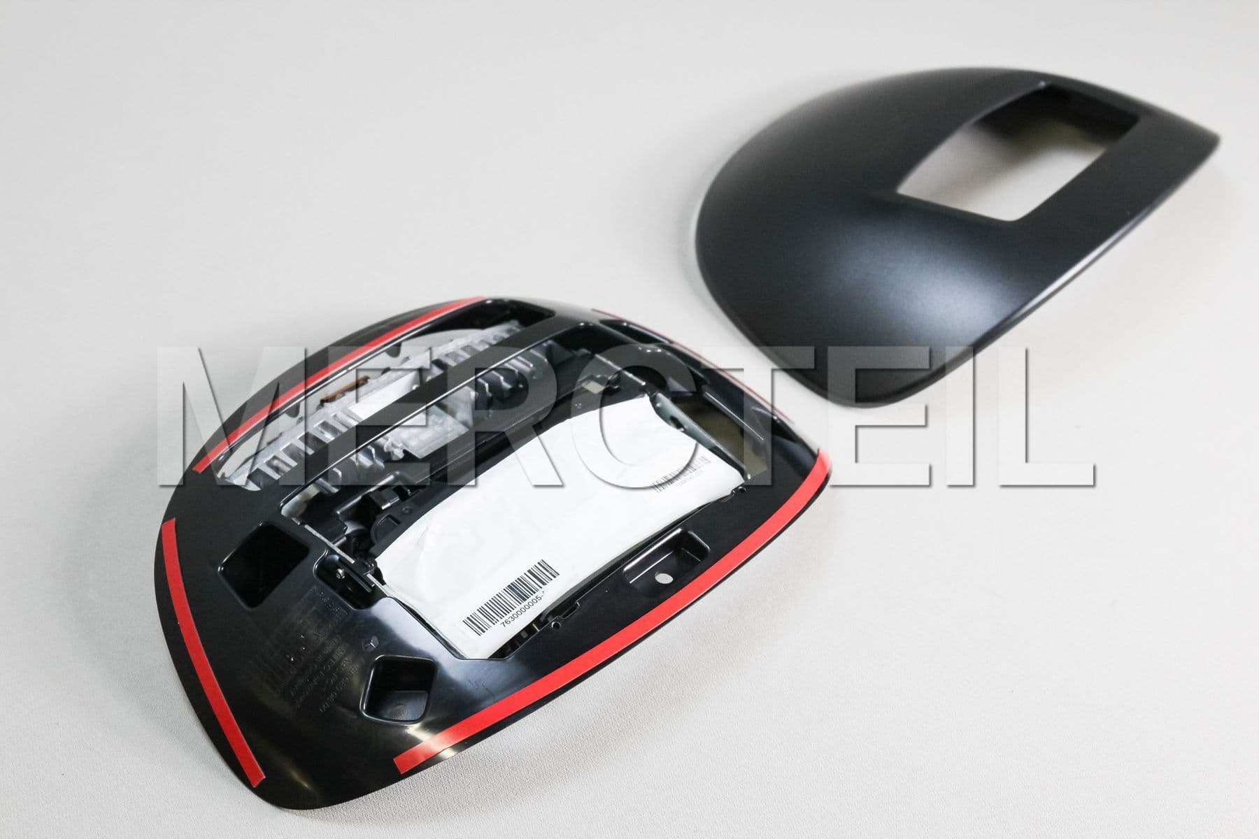 Buy the spare part Mercedes-Benz A16668906009051 cover