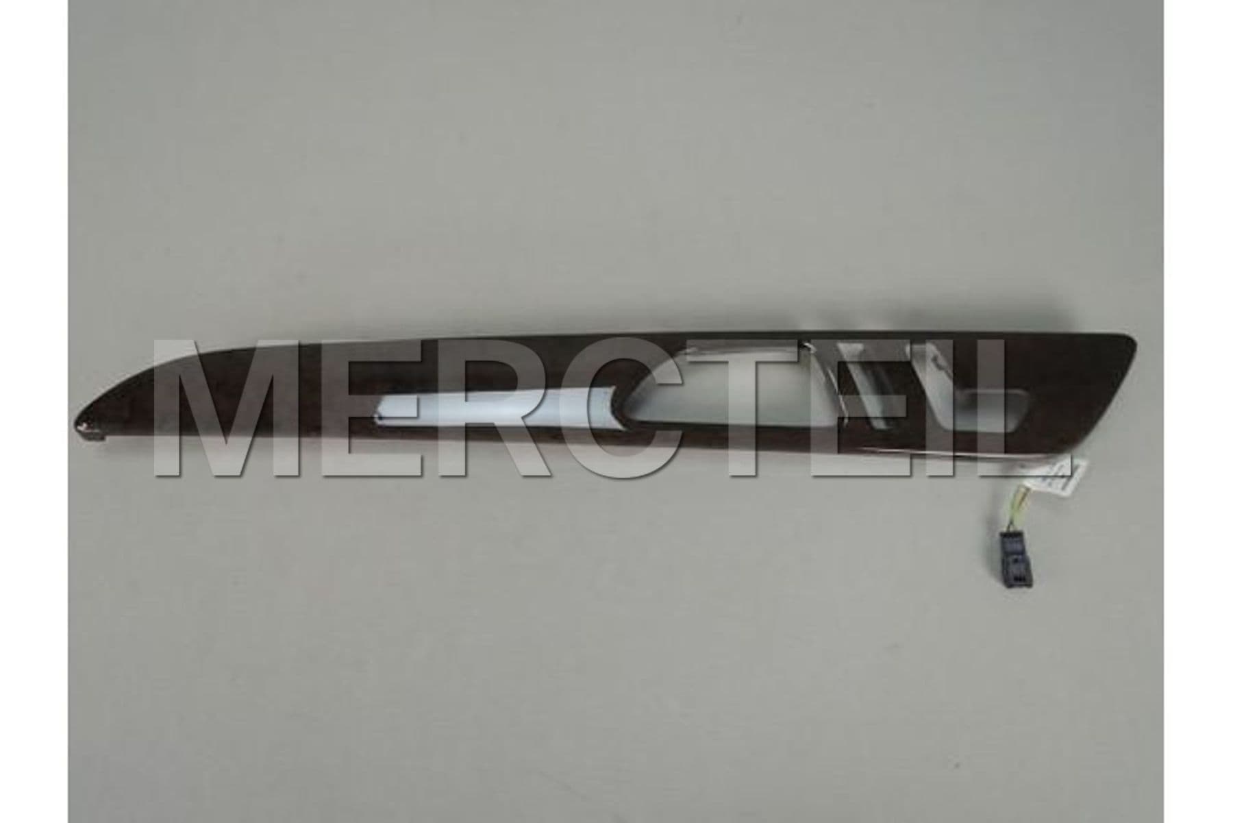 A1667201122 MERCEDES-BENZ TRIM STRIP