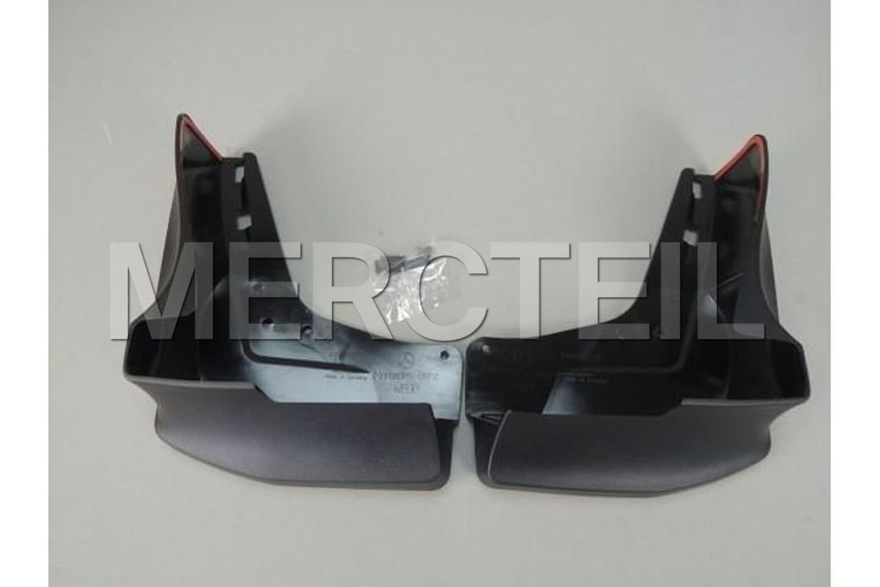 A1668900578 MERCEDES-BENZ MUD FLAP