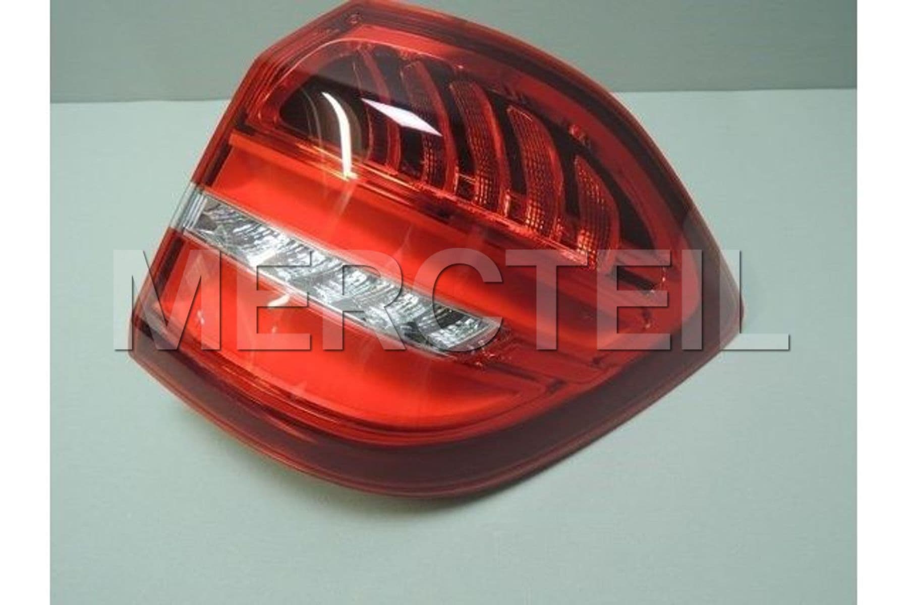 A1669060202 MERCEDES-BENZ REAR LAMP COMBINATION