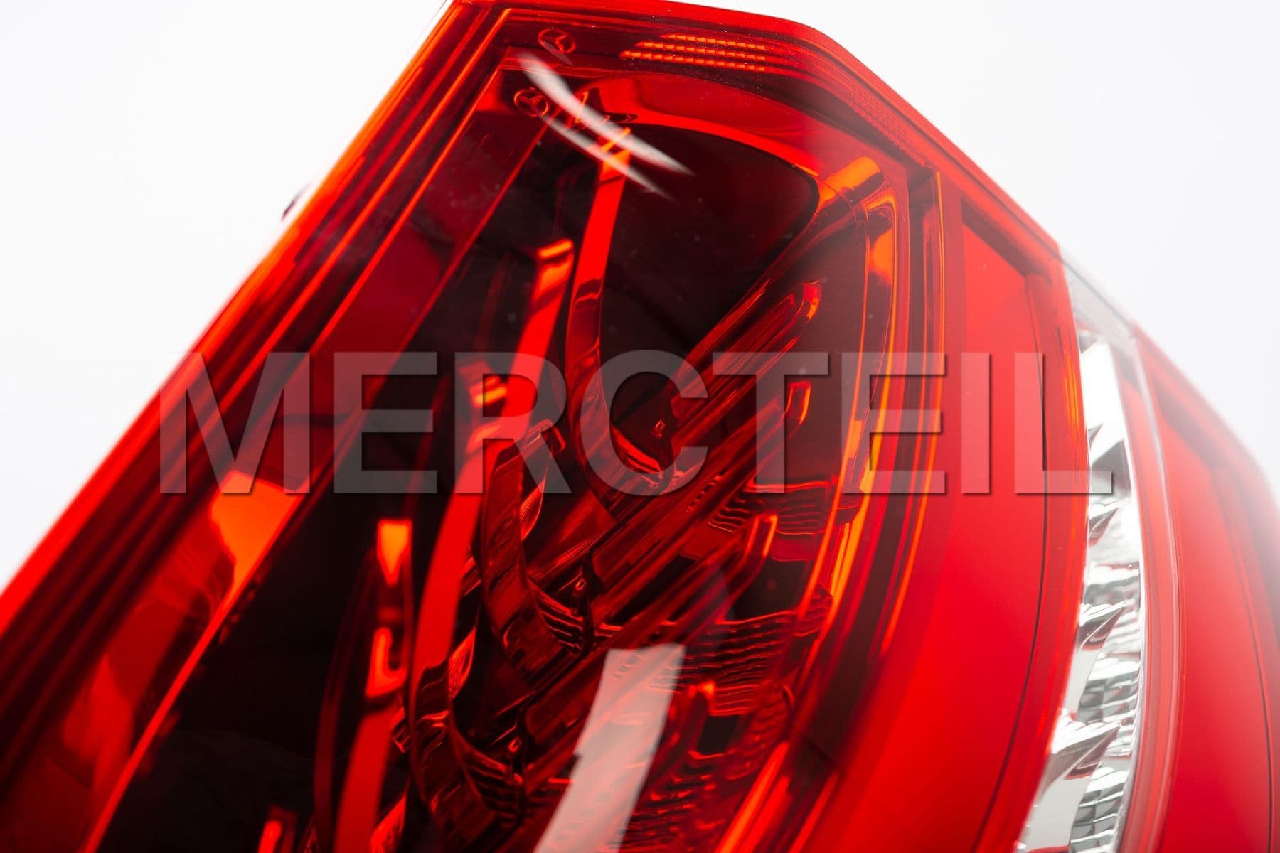 A1669060502 MERCEDES-BENZ REAR LAMP COMBINATION