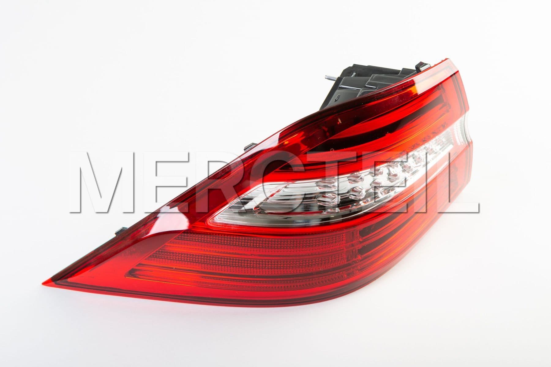 A1669063301 MERCEDES-BENZ REAR LAMP COMBINATION