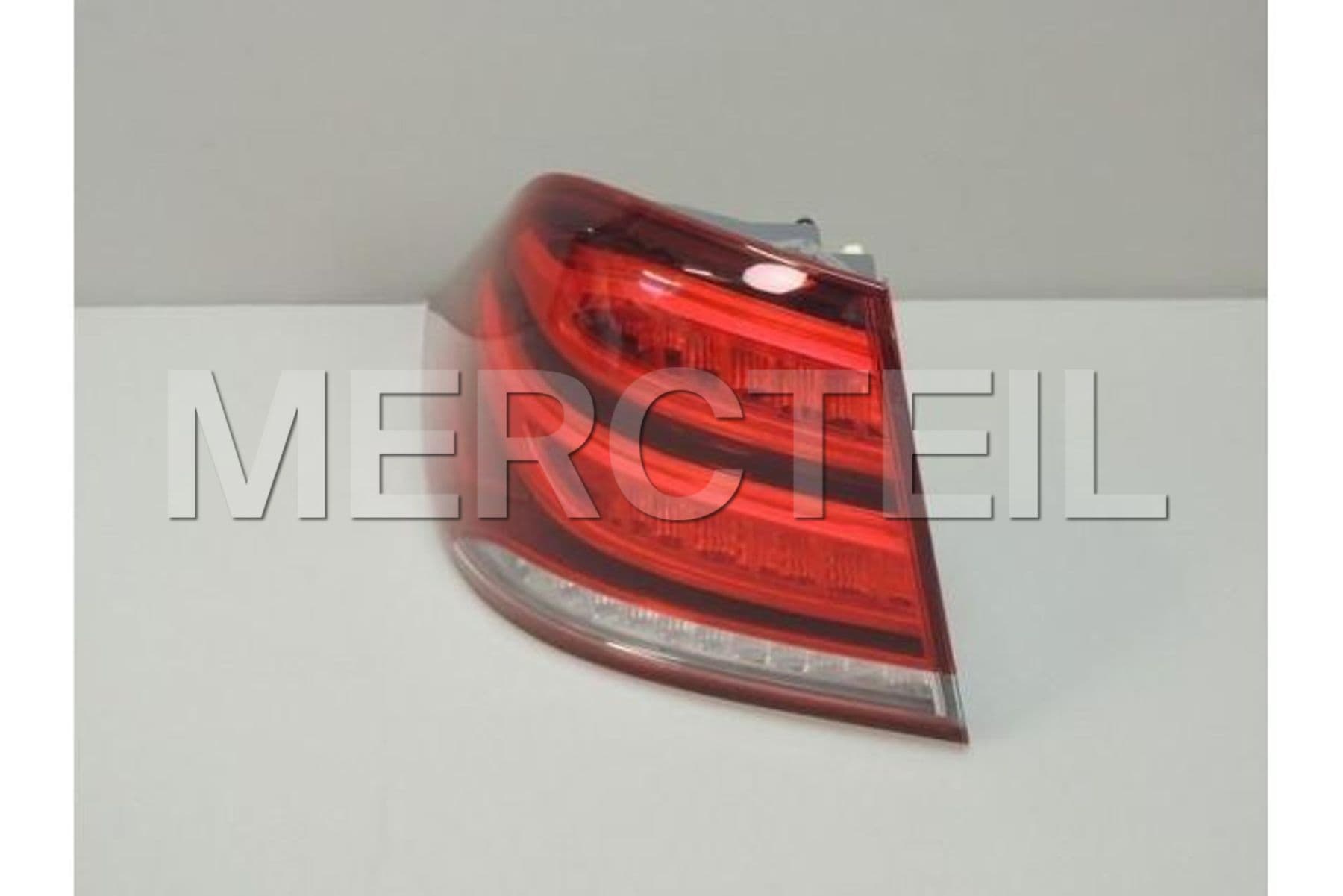 A1669065701 MERCEDES-BENZ REAR LAMP COMBINATION