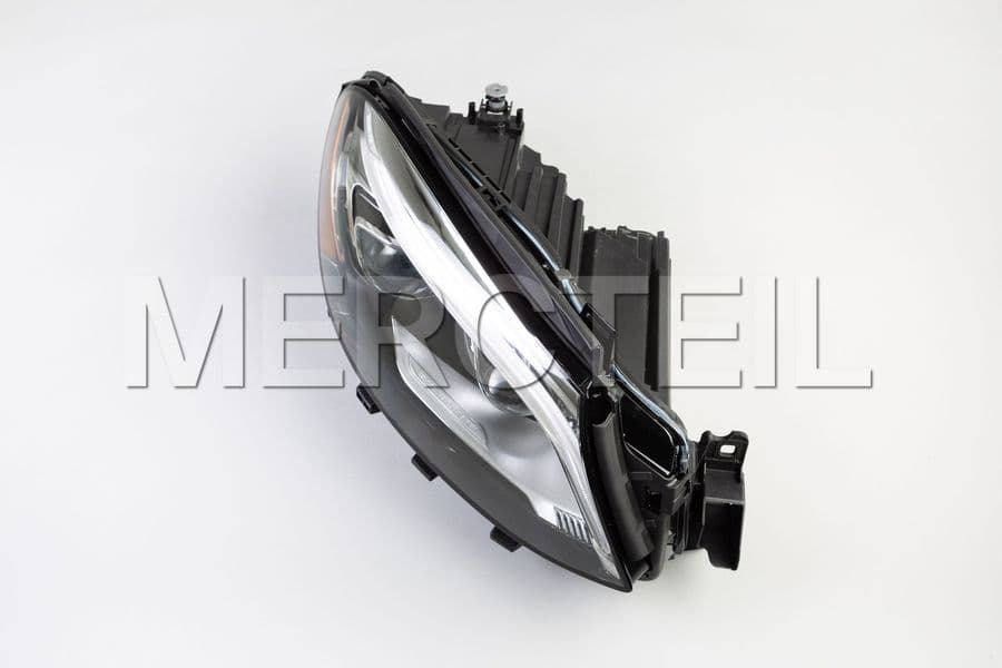 a-1669068203-mercedes-benz- 