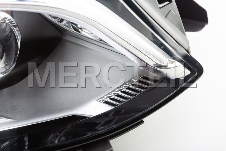 a-1669068203-mercedes-benz- 