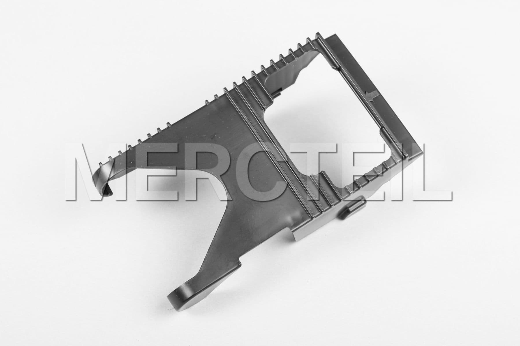 Buy the spare part Mercedes-Benz A1675203900 trim step