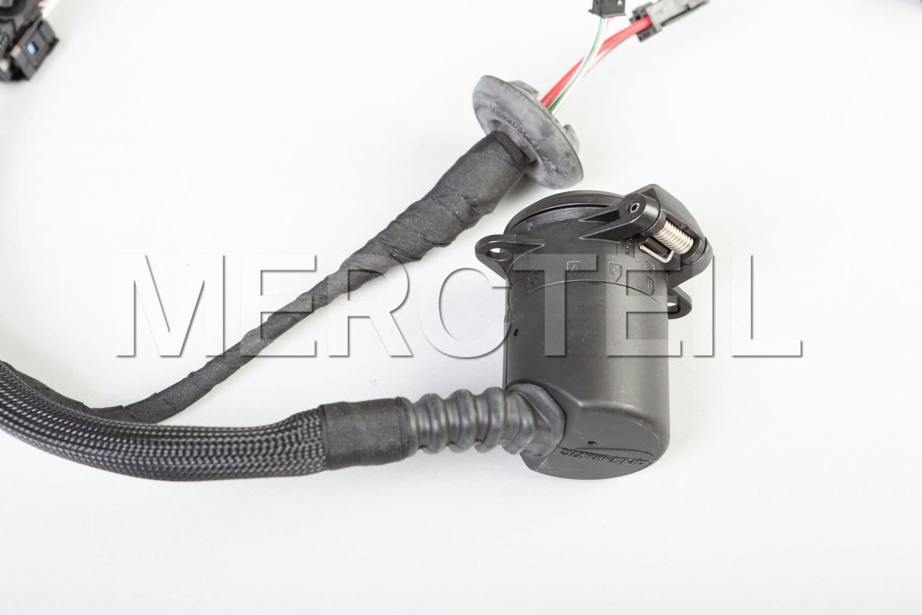 Buy the spare part Mercedes-Benz A1675407433 electrical wiring harness