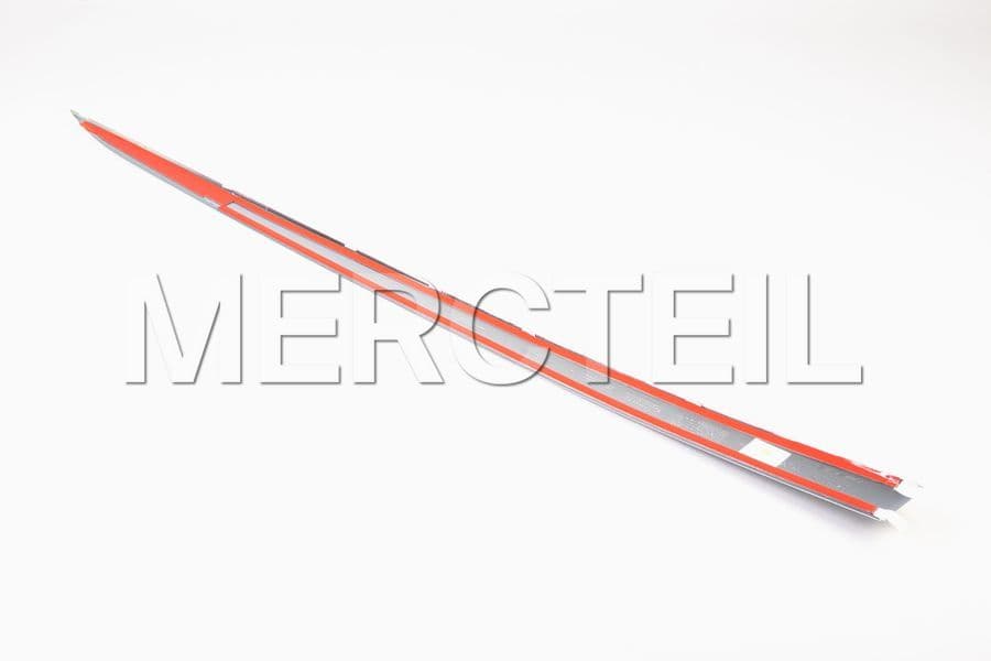 Buy the spare part Mercedes-Benz A1676983101 trim strip
