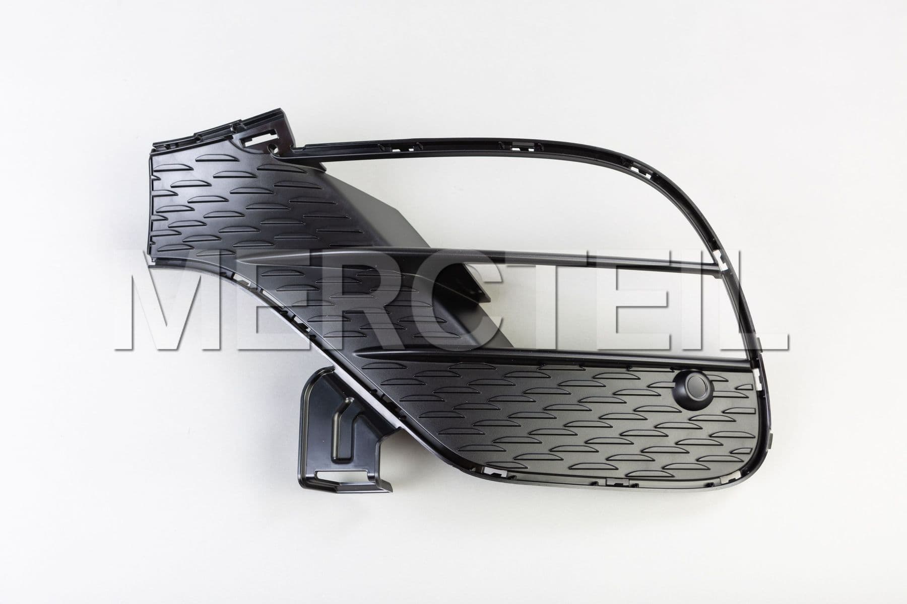 Buy the spare part Mercedes-Benz A1678852704 cover bumper area