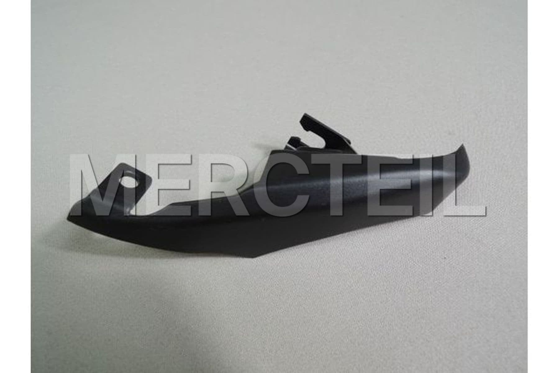 Buy the spare part Mercedes-Benz A1768870125 hinge cover