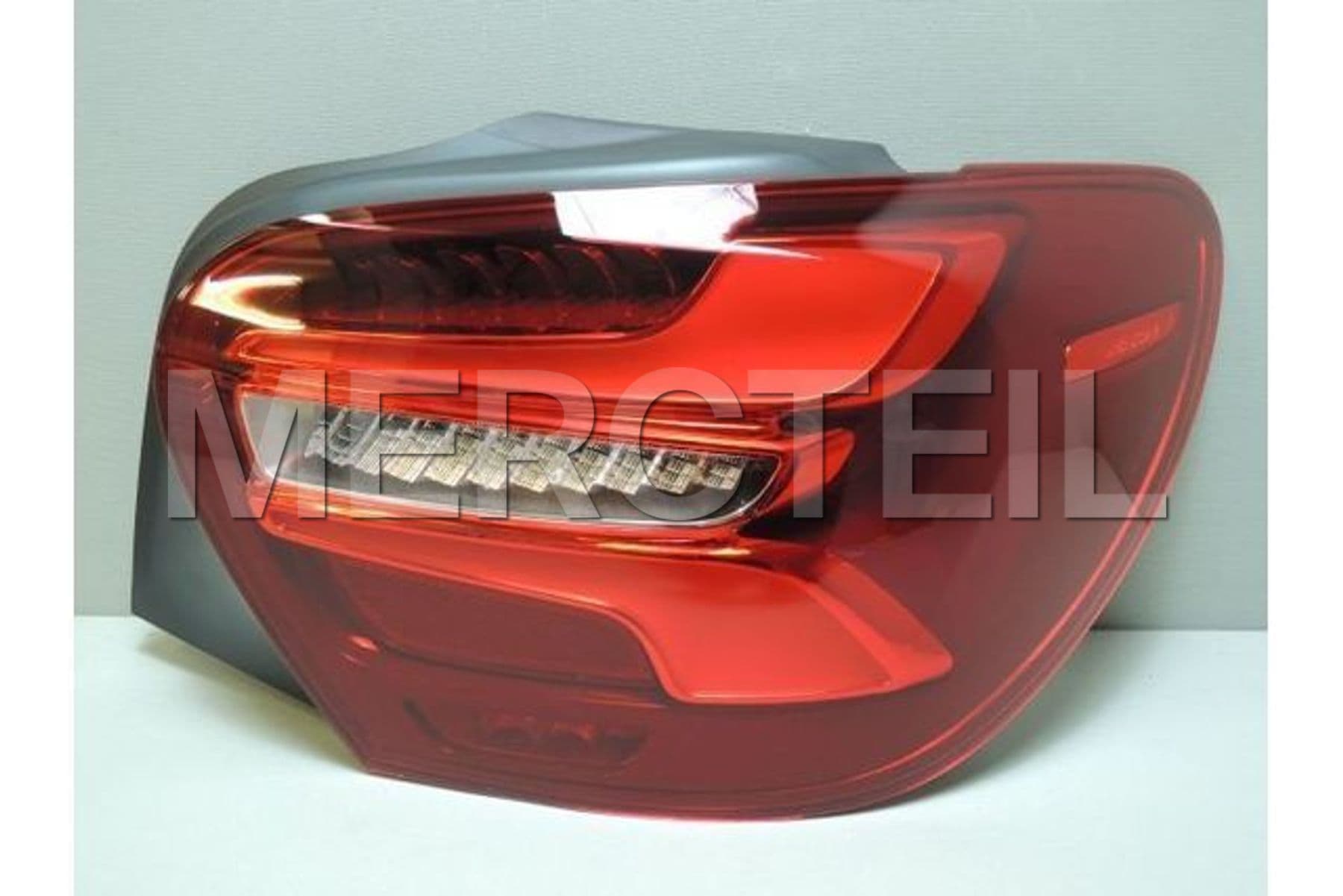 A1769065400 MERCEDES-BENZ REAR LAMP COMBINATION