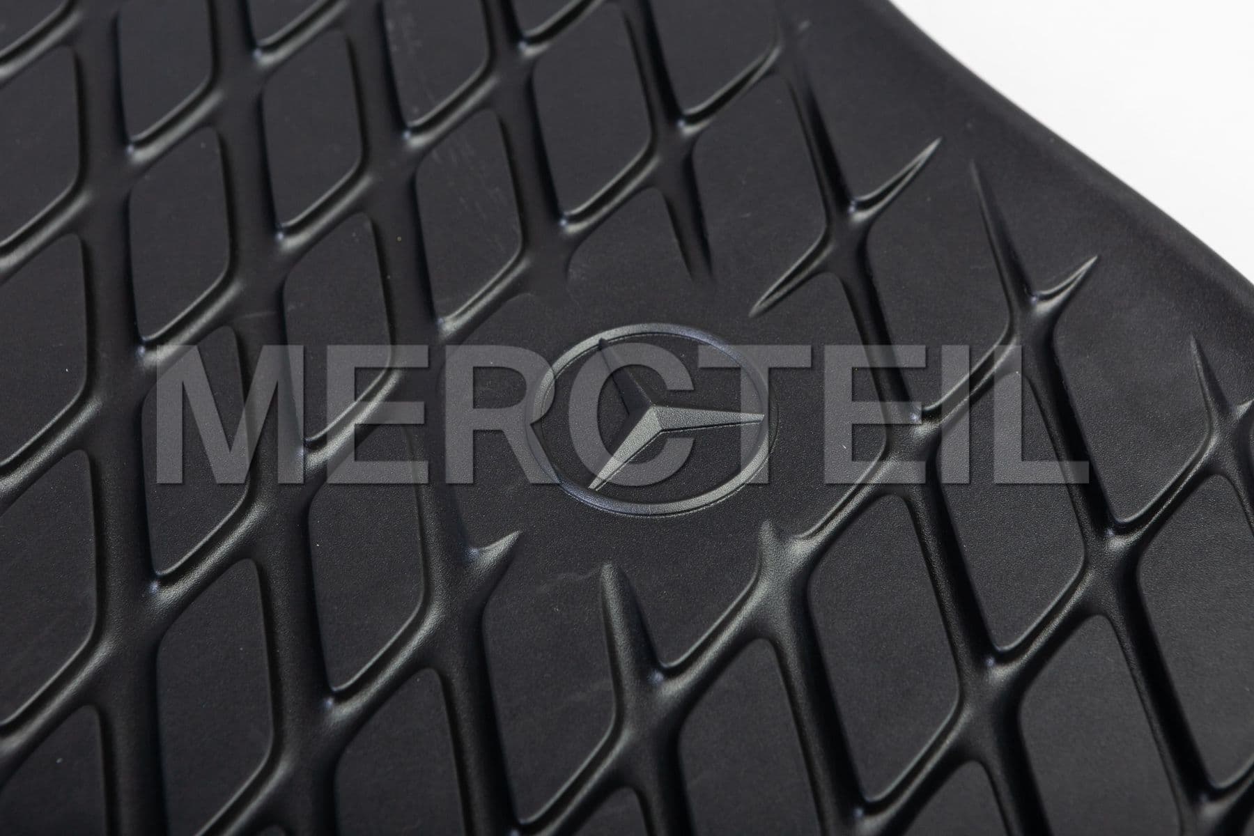 A17768080029G33 MERCEDES-BENZ FLOOR MAT